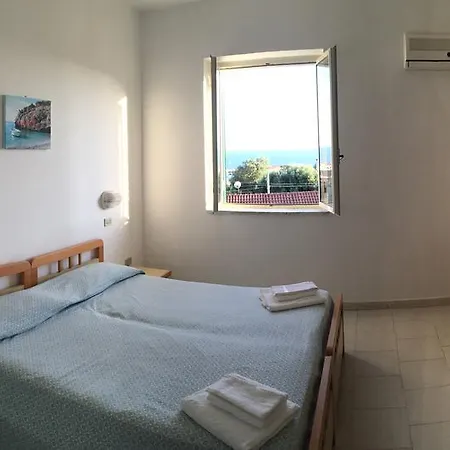 Marla Marina di Camerota